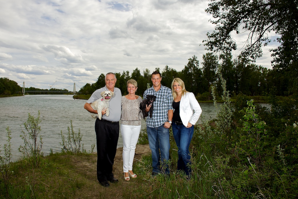 Lamb family | Calgary family Photography | Over looking the bow river