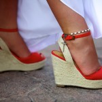 Destination wedding photographer | barcelo maya tropical resort Mexico | wedding photos | Brides wedge shoes red with mothers rosary